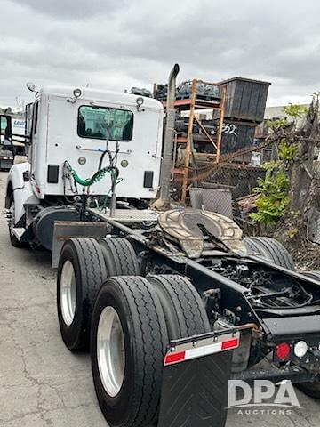 Image of Kenworth T880 equipment image 4