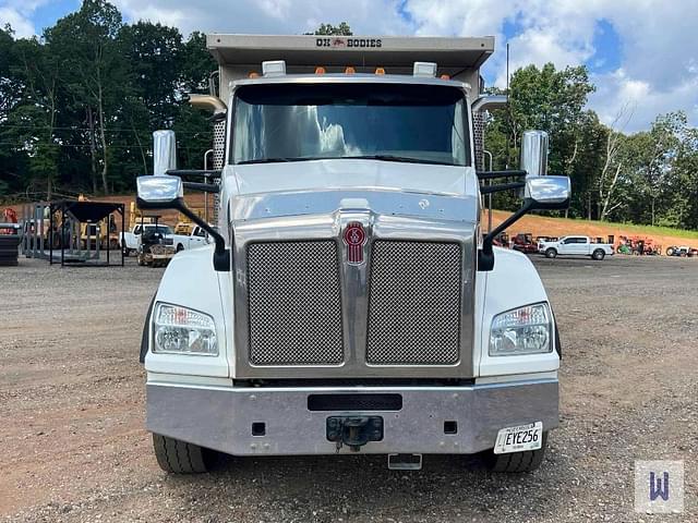 Image of Kenworth T880 equipment image 1