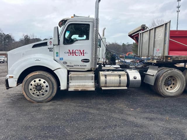 Image of Kenworth T880 equipment image 1