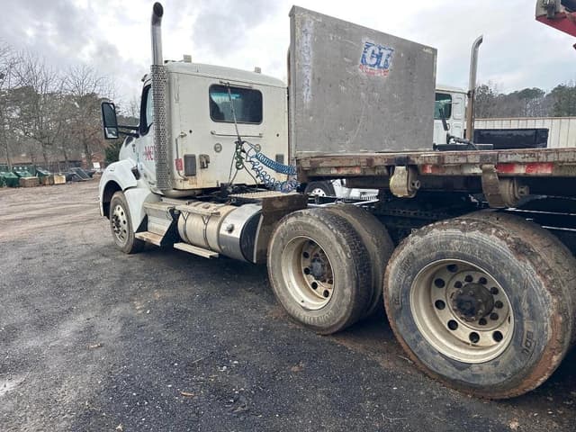 Image of Kenworth T880 equipment image 2