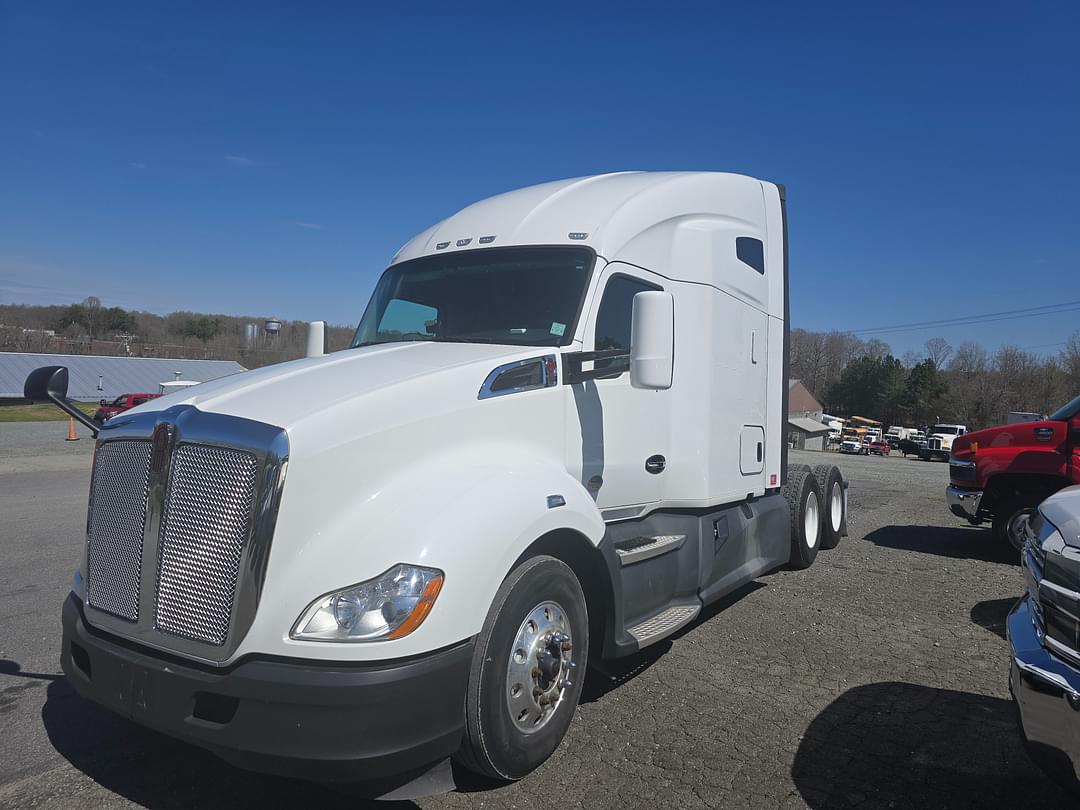Image of Kenworth T680 Primary image