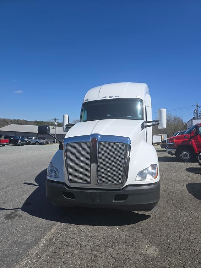 Image of Kenworth T680 equipment image 2