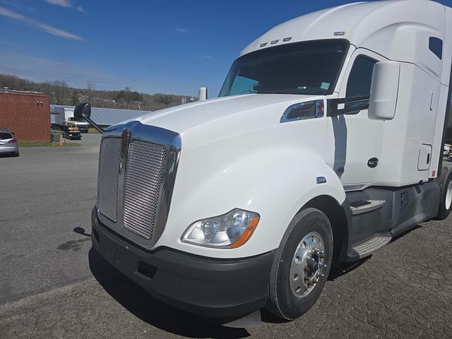 Image of Kenworth T680 equipment image 3
