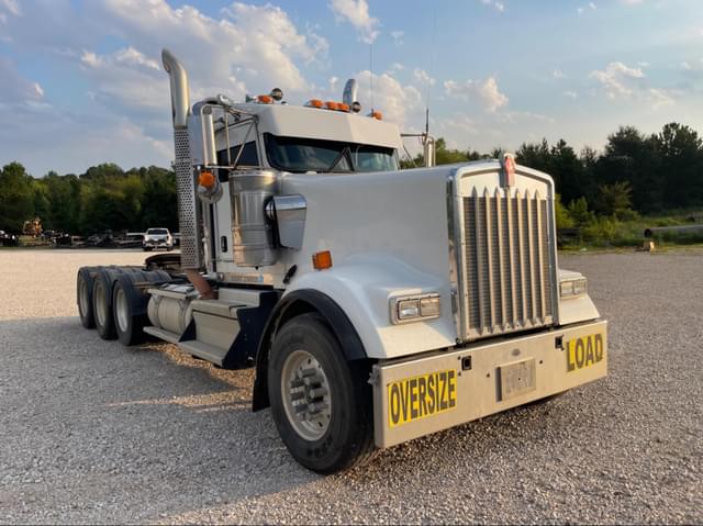 Image of Kenworth W900L equipment image 2
