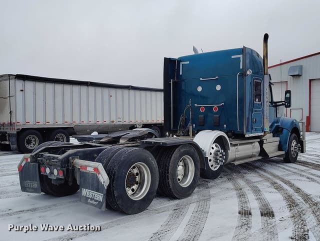 Image of Kenworth W990 equipment image 4