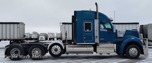 Image of Kenworth W990 equipment image 3