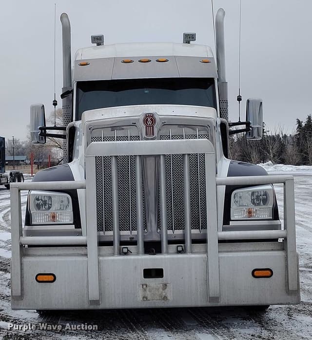 Image of Kenworth W990 equipment image 1