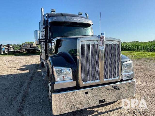 Image of Kenworth W990 equipment image 3