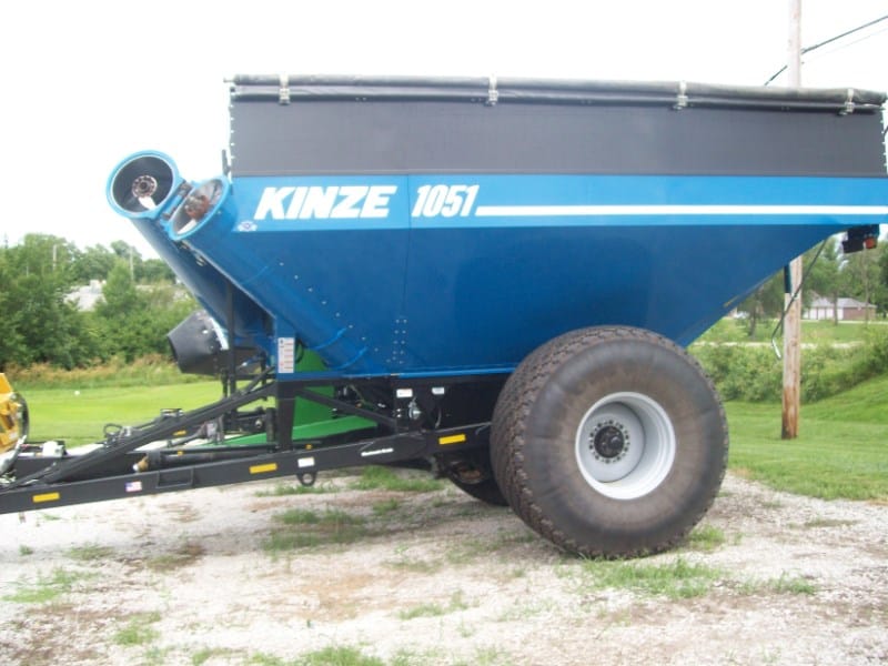Main image Kinze 1051