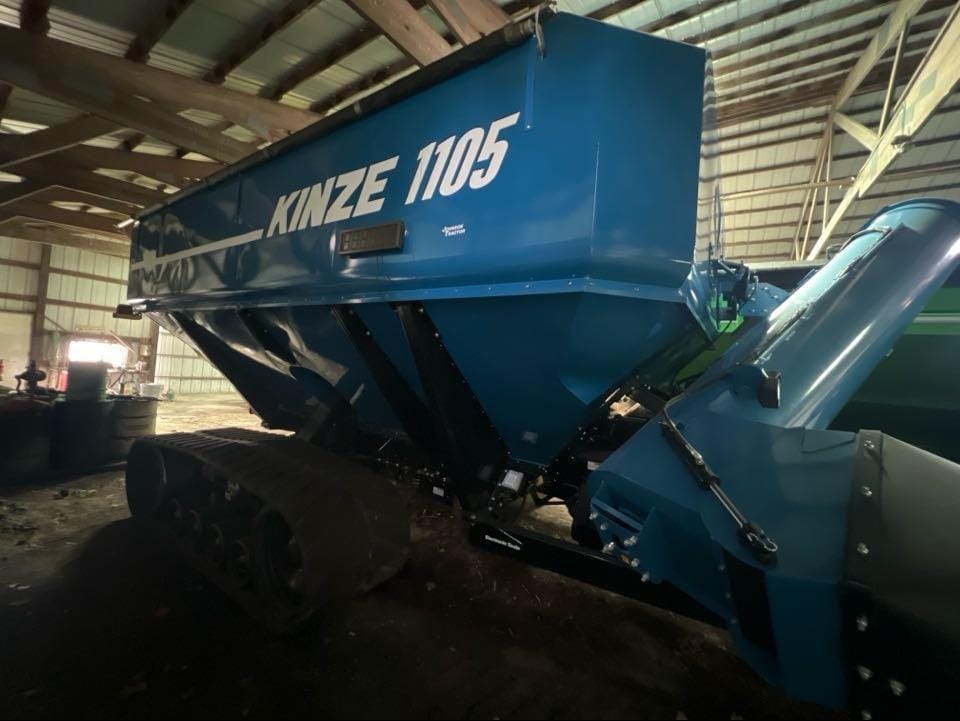 2020 Kinze 1105 Equipment Image0