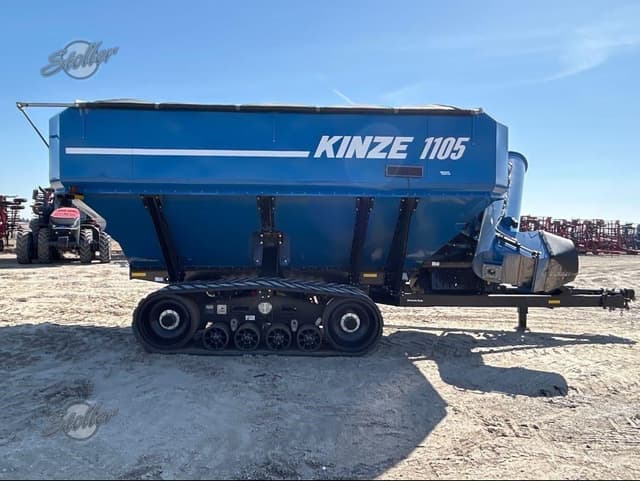 Image of Kinze 1105 equipment image 1