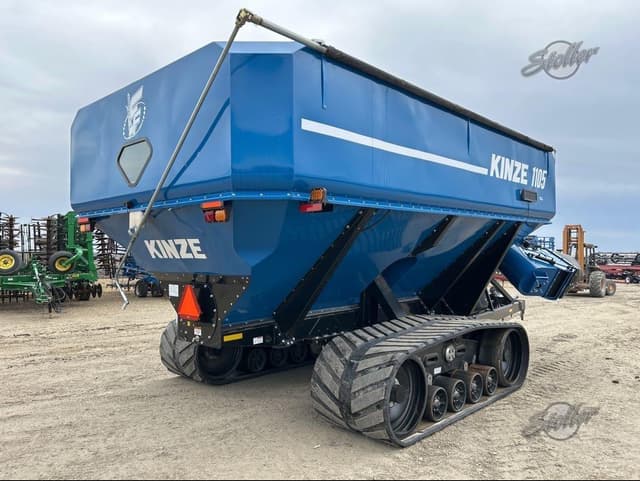 Image of Kinze 1105 equipment image 2