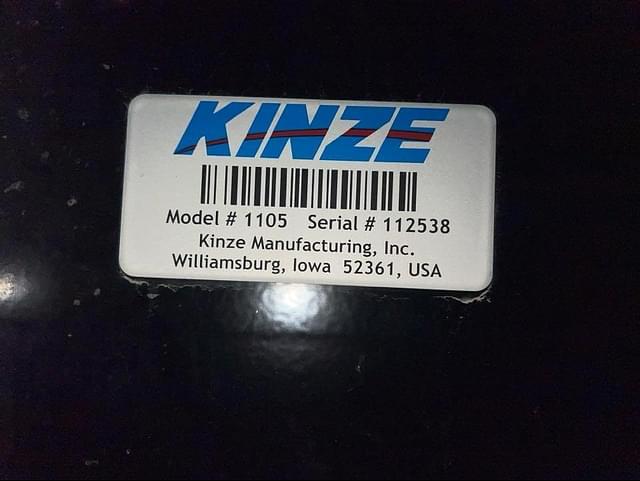 Image of Kinze 1105 equipment image 1