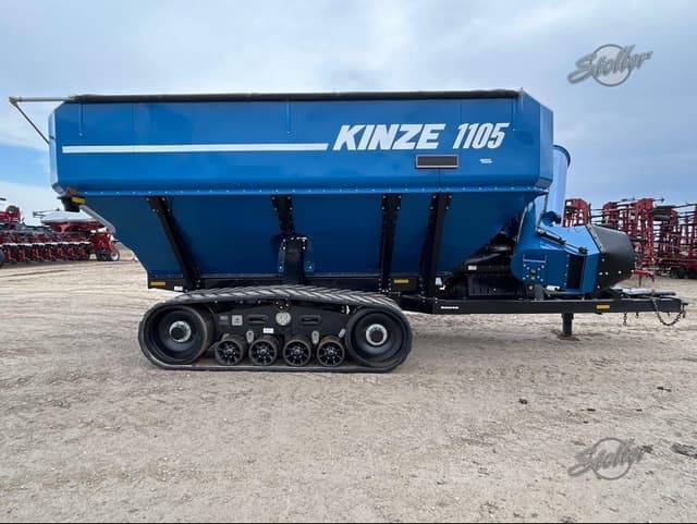 Image of Kinze 1105 equipment image 1