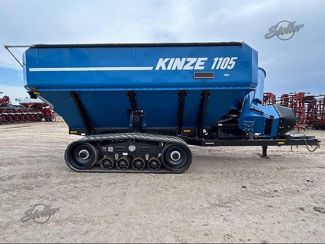 Image of Kinze 1105 equipment image 1