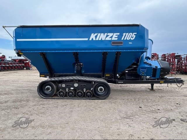 Image of Kinze 1105 equipment image 1