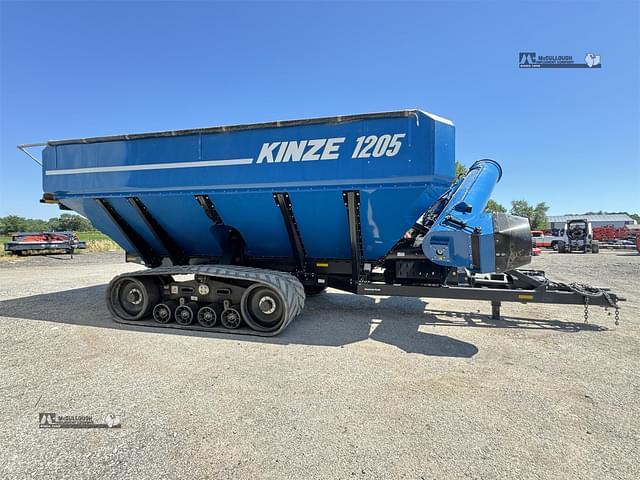 Image of Kinze 1205 equipment image 4