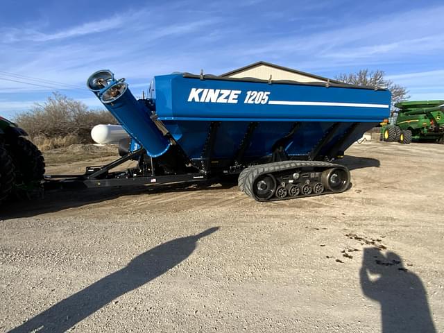 Image of Kinze 1205 equipment image 1