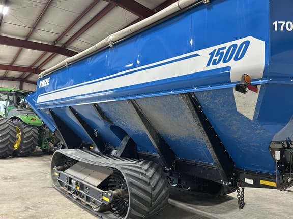 Image of Kinze 1500 equipment image 3