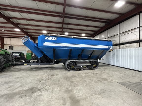 Image of Kinze 1500 equipment image 1