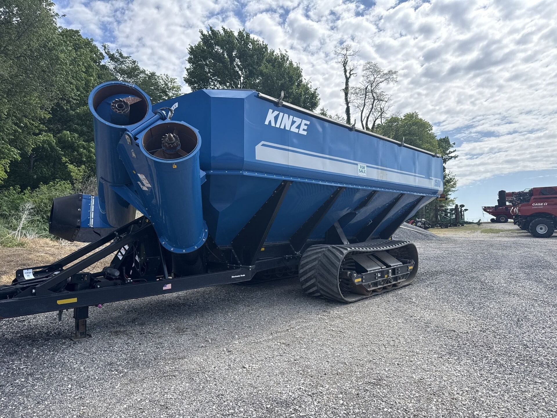 2020 Kinze 1500 Equipment Image0