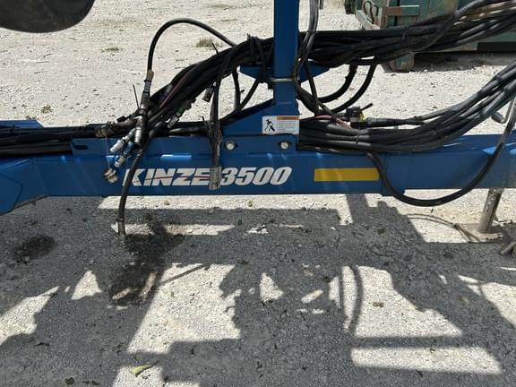 Image of Kinze 3500 equipment image 4