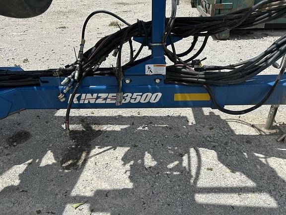 Image of Kinze 3500 equipment image 4