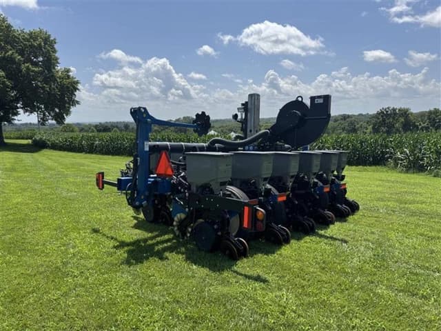 Image of Kinze 3505 equipment image 4