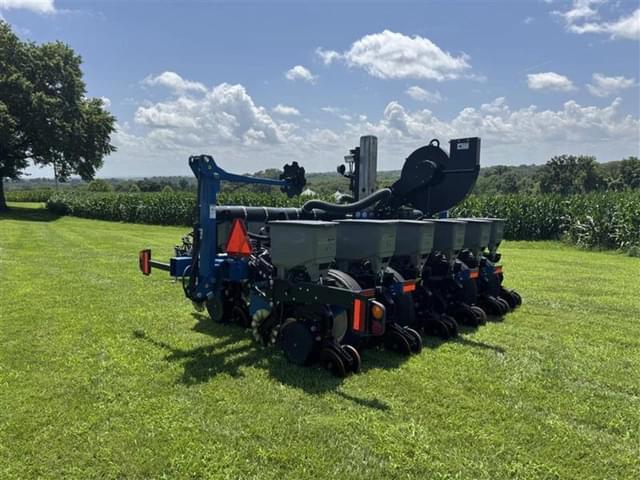 Image of Kinze 3505 equipment image 4