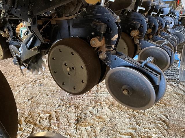 Image of Kinze 3600 equipment image 4