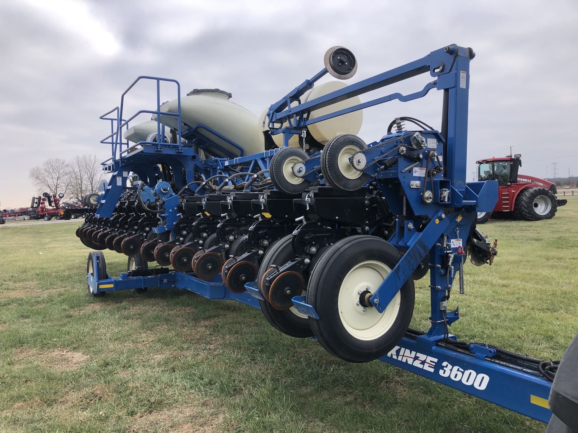 2020 Kinze 3600 Equipment Image0