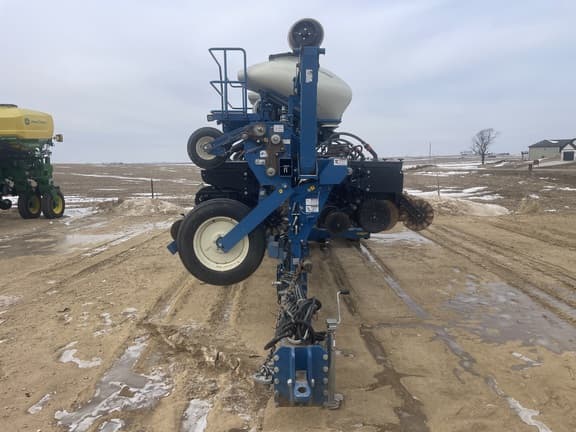 Image of Kinze 3600 equipment image 1