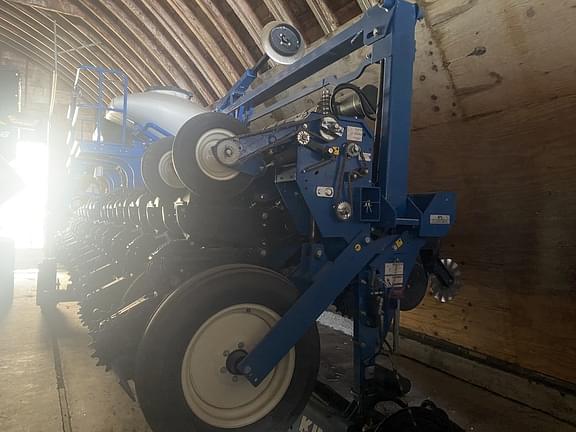 Image of Kinze 3600 equipment image 4