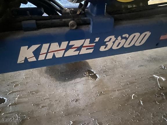 Image of Kinze 3600 equipment image 1