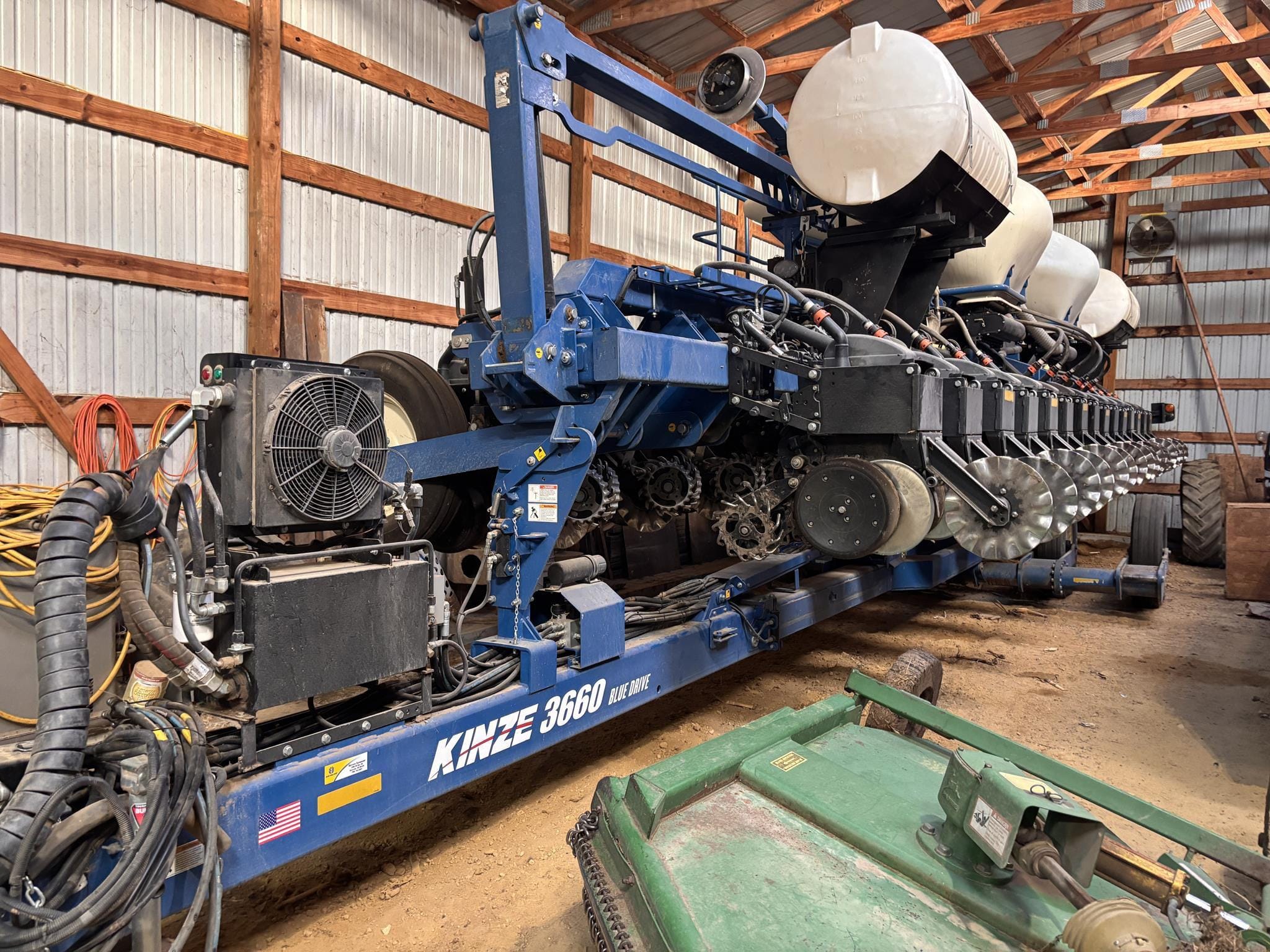 2020 Kinze 3660 Equipment Image0