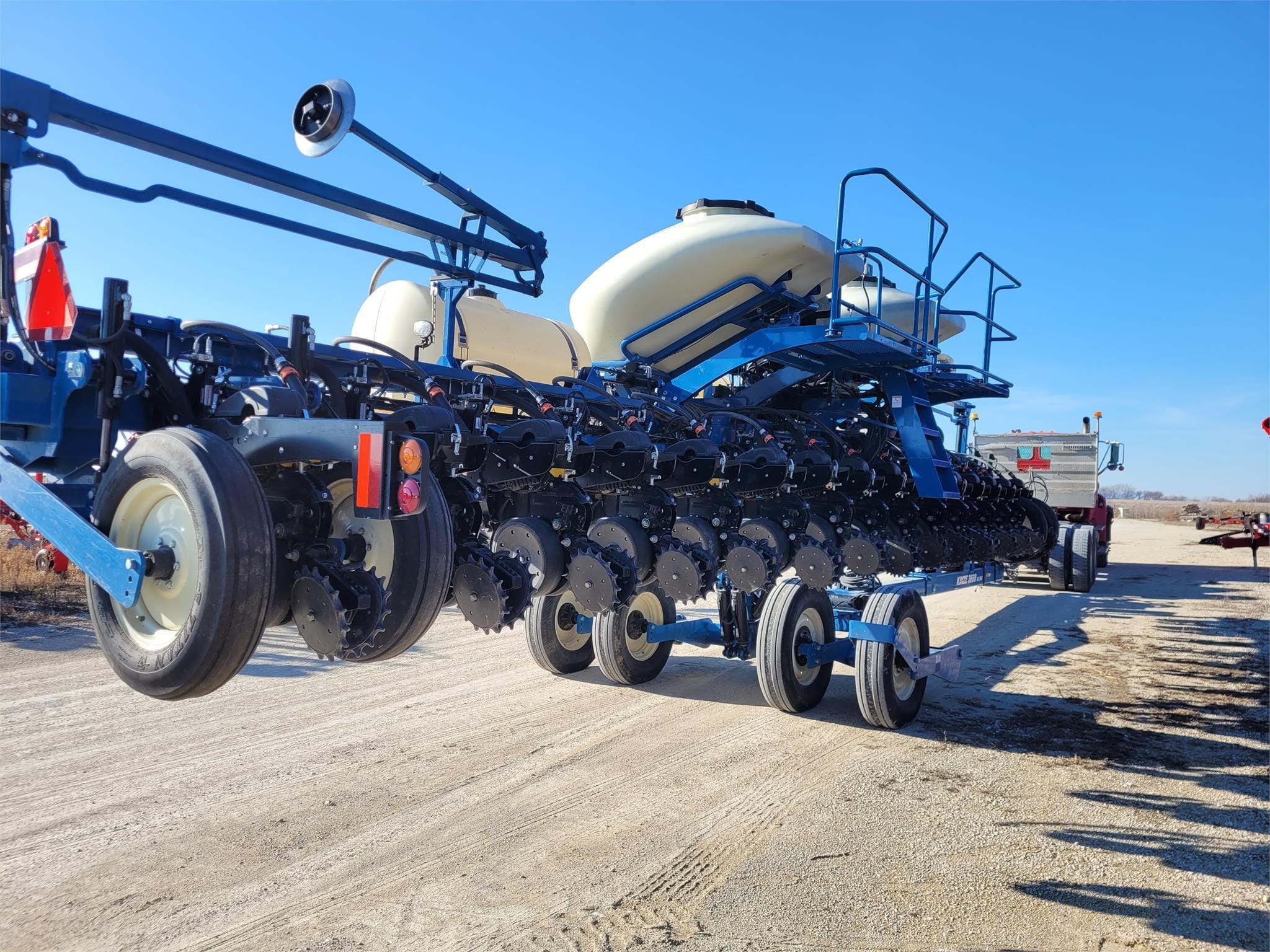 2020 Kinze 3660 Equipment Image0