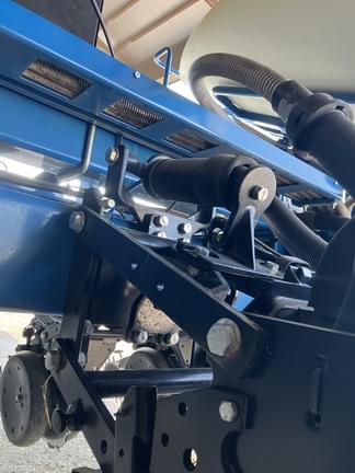 Image of Kinze 3660 equipment image 1