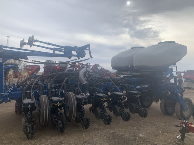 Image of Kinze 4900 equipment image 4
