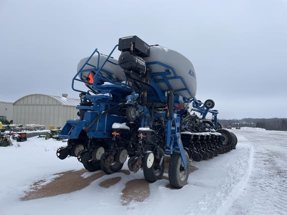 2020 Kinze 4900 Equipment Image0