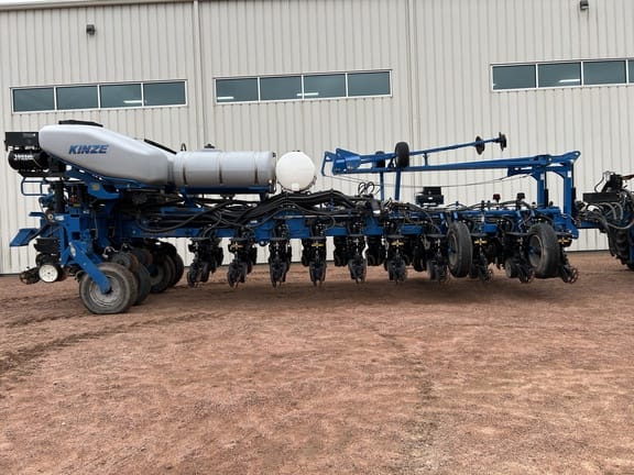 2020 Kinze 4900 Equipment Image0