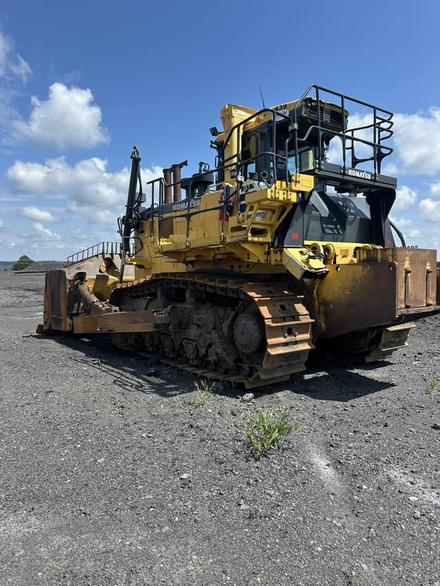 Image of Komatsu D375A equipment image 2