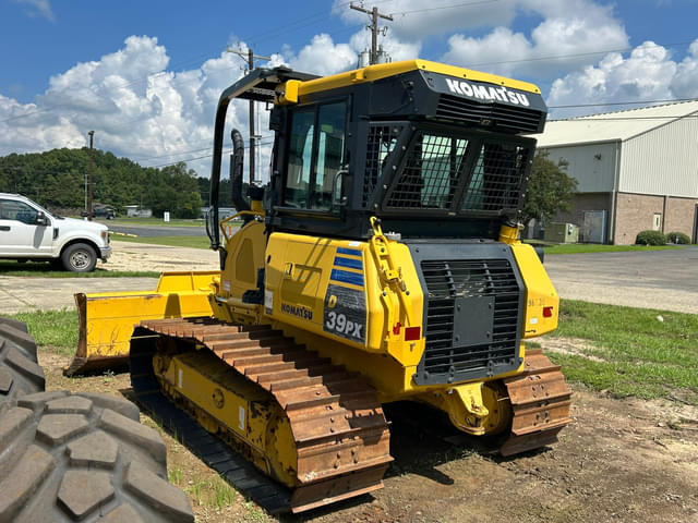 Image of Komatsu D39PX-24 equipment image 4