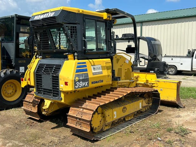 Image of Komatsu D39PX-24 equipment image 2