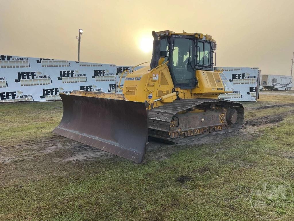 2020 Komatsu D61PXi-24 Equipment Image0