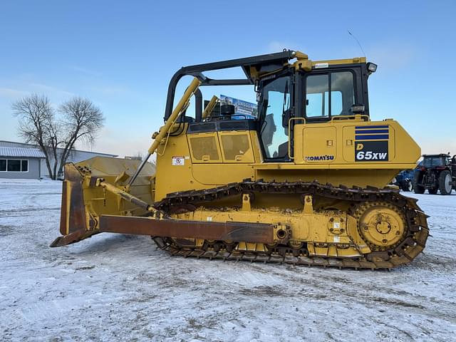 Image of Komatsu D65WX equipment image 2