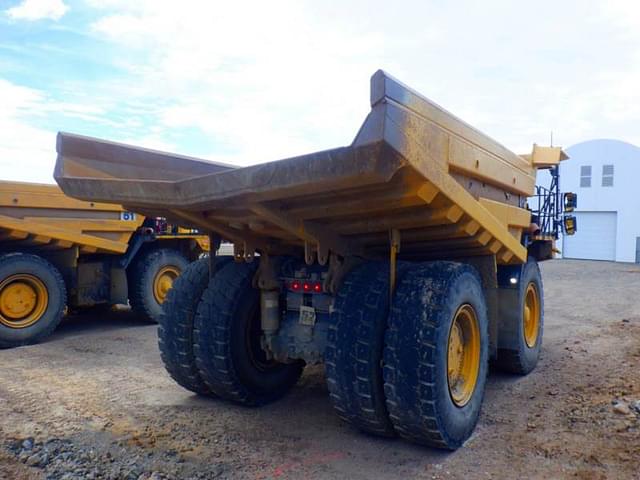 Image of Komatsu HD785-8 equipment image 4
