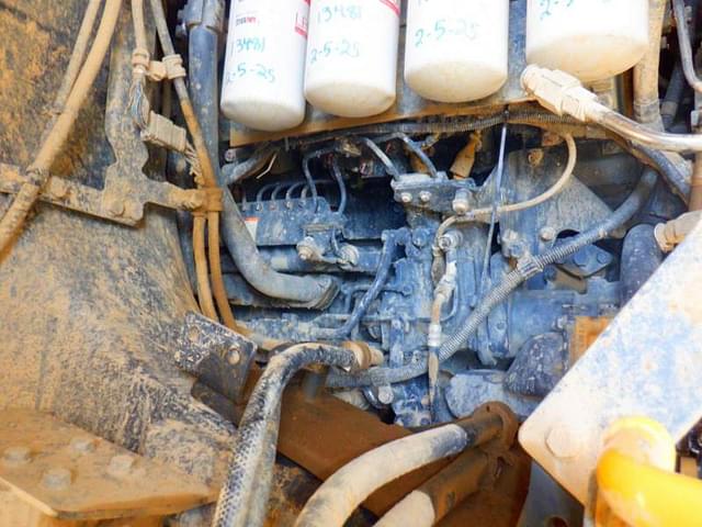 Image of Komatsu HD785-8 equipment image 3