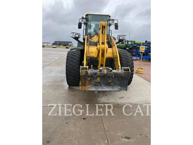 Image of Komatsu WA320 equipment image 2