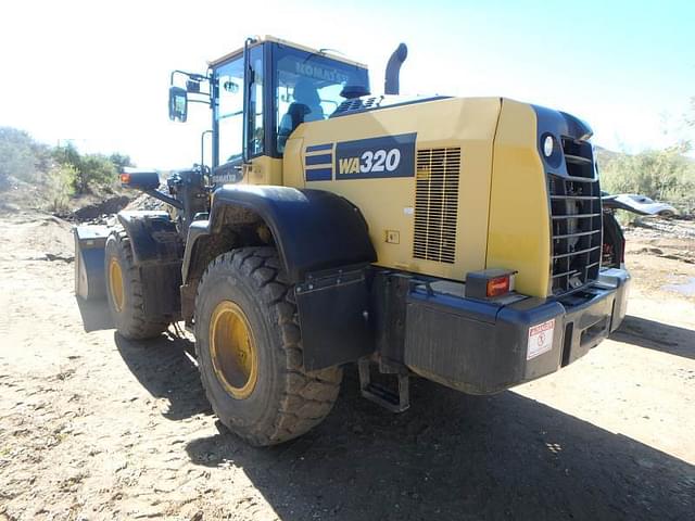 Image of Komatsu WA320-8 equipment image 2