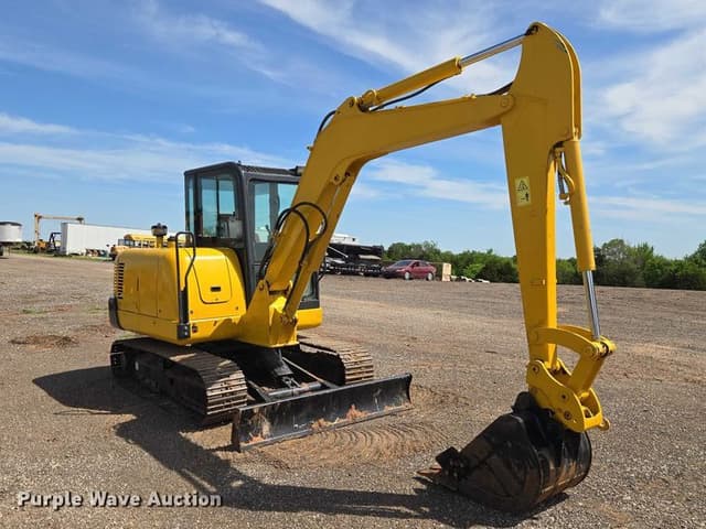 Image of Komatsu PC56-7 equipment image 2